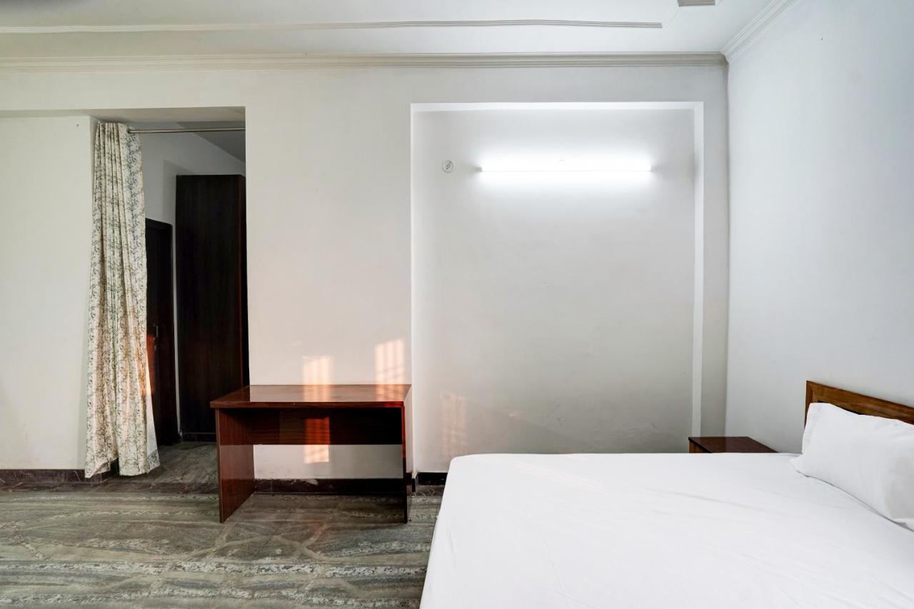 Hotel O Radisson Red Hotel & Restaurant Ghaziabad Eksteriør billede