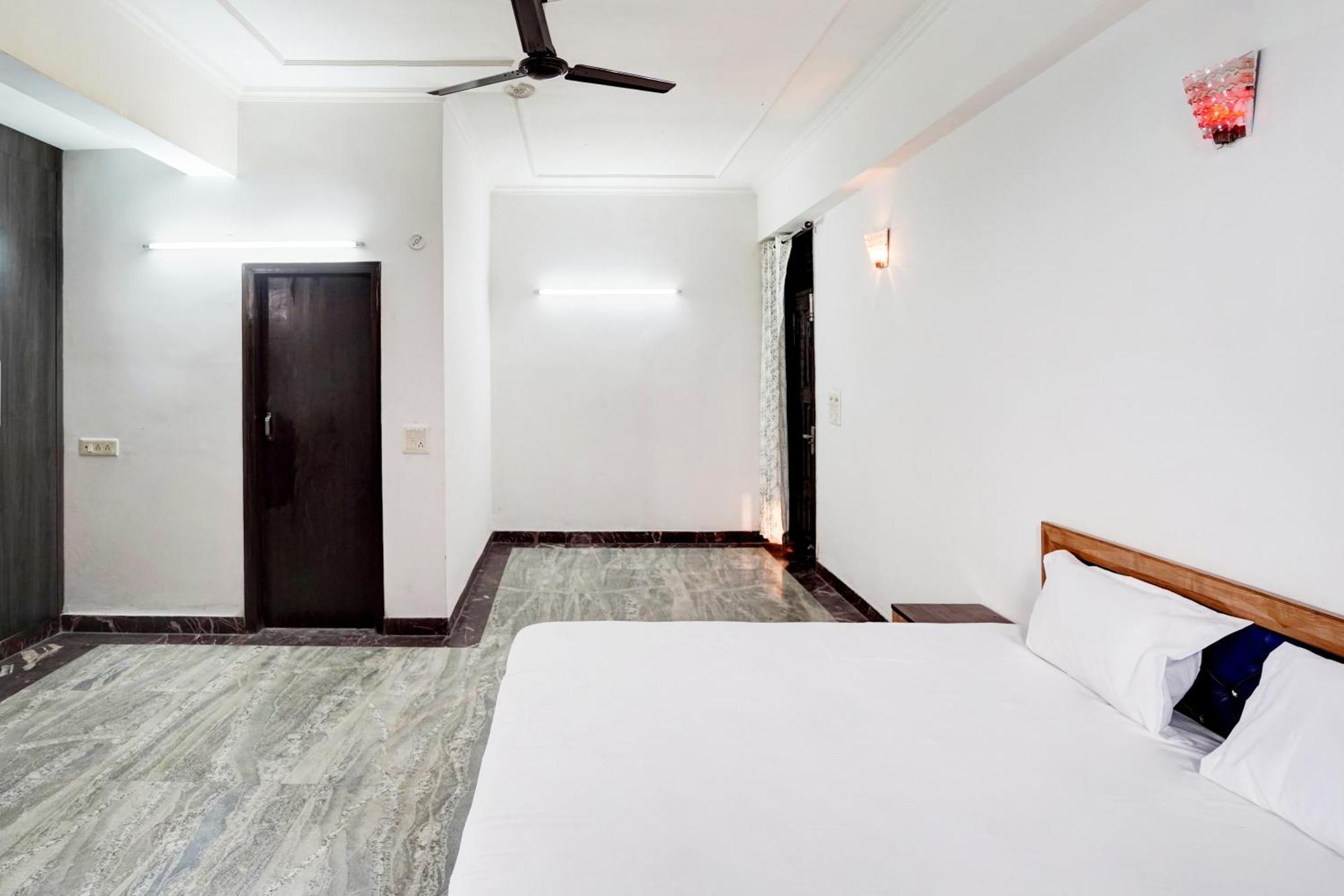 Hotel O Radisson Red Hotel & Restaurant Ghaziabad Eksteriør billede